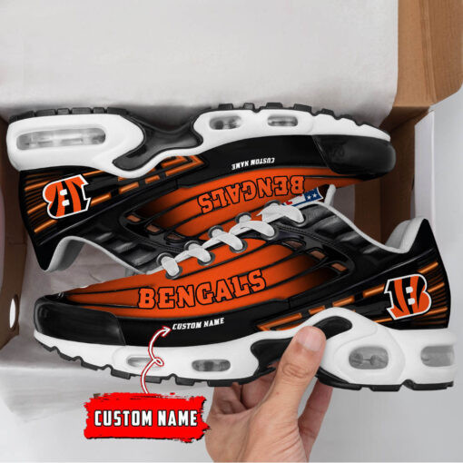 Personalized Chicago Bears Black And Team Color Stripes Black TN Air Max Shoes Air Cushion Sneakers